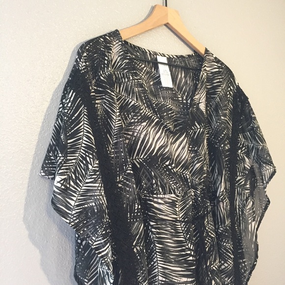 TIME AND TRU BATHING SUIT COVER LARGE - Picture 3 of 6